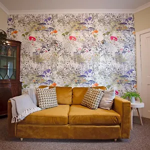 https://well-appointed-one-bedroom-flat-in-city-center.edinburghhotelsuk.org